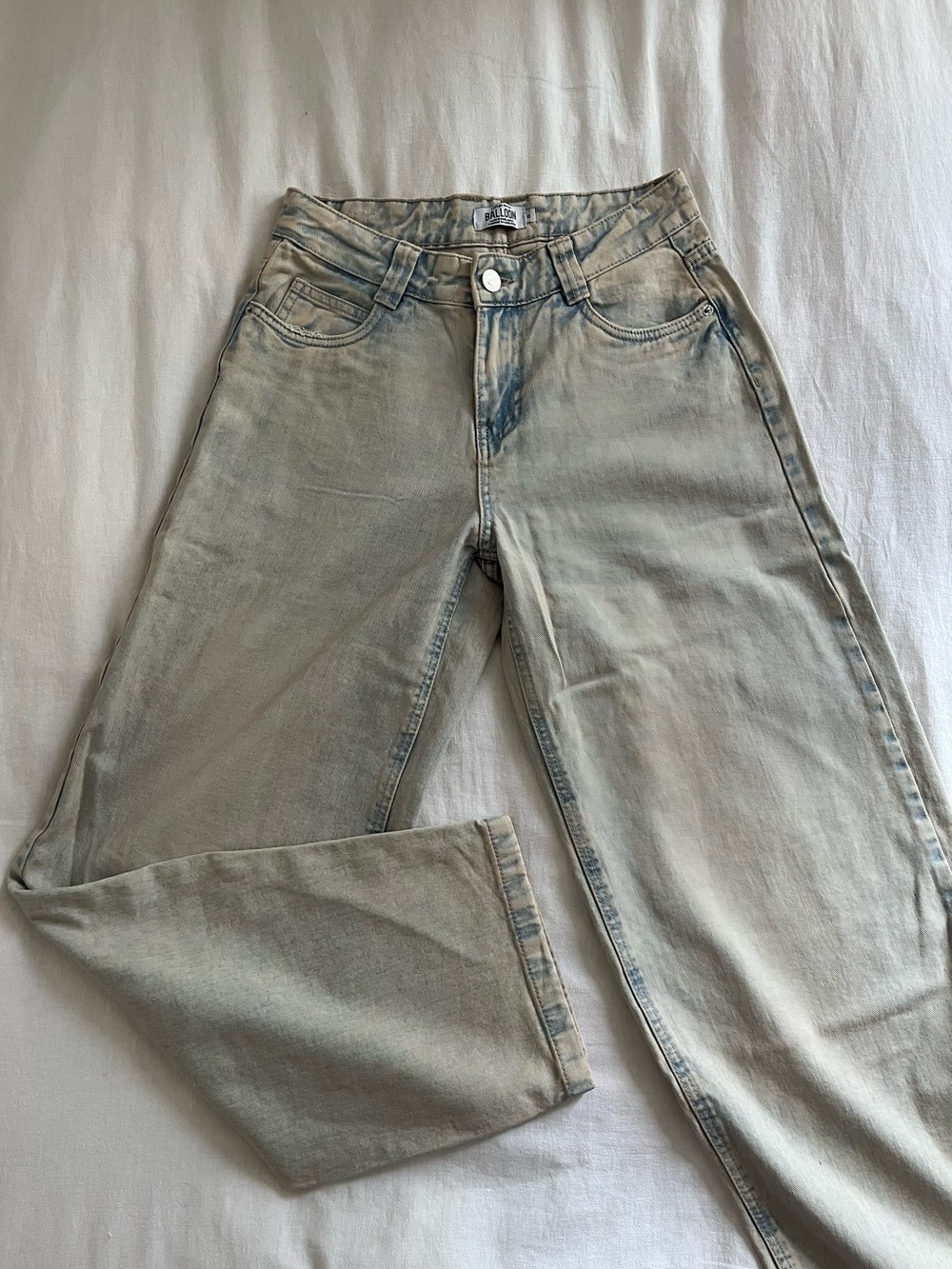 Light Wash High-Rise Women Balloon Jeans